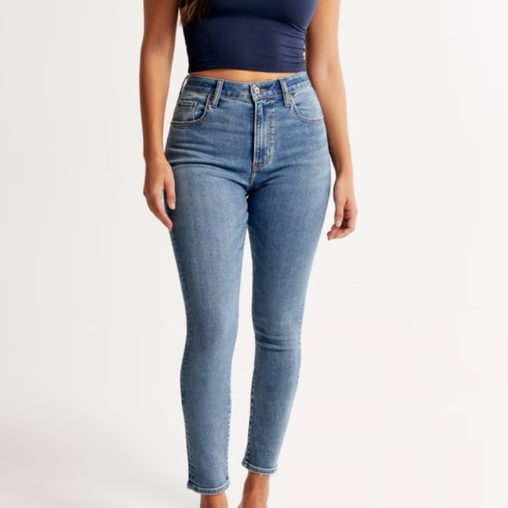 Abercrombie & Fitch Women's curve love Blue Skinny Jeans
